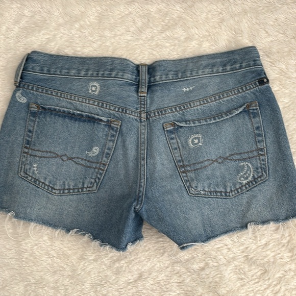 LUCKY BRAND Blue Paisley Distressed Denim Cut Off Shorts 2/26 - Picture 3 of 7